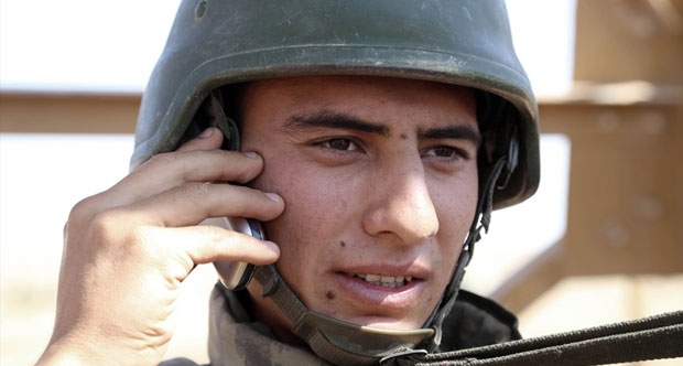 Askerler nasıl cep telefonu kullanacak?