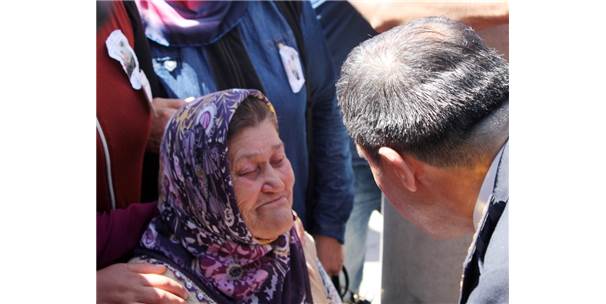 Şehit Astsubay Ömer Halisdemir'in Annesi Vefat Etti