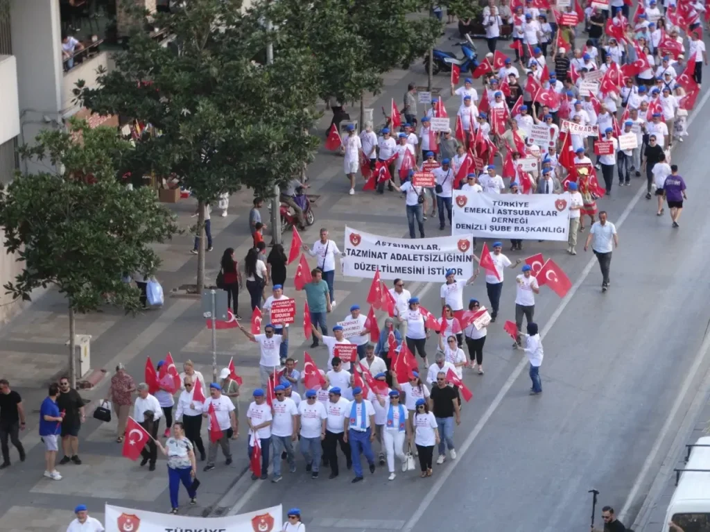 MAVİ BERELERİMİZLE DENİZLİ’DEN TÜRKİYE’YE SESLENDİK… TAZMİNAT MÜCADELEMİZDEN VAZGEÇMEDİK, VAZGEÇMEYECEĞİZ